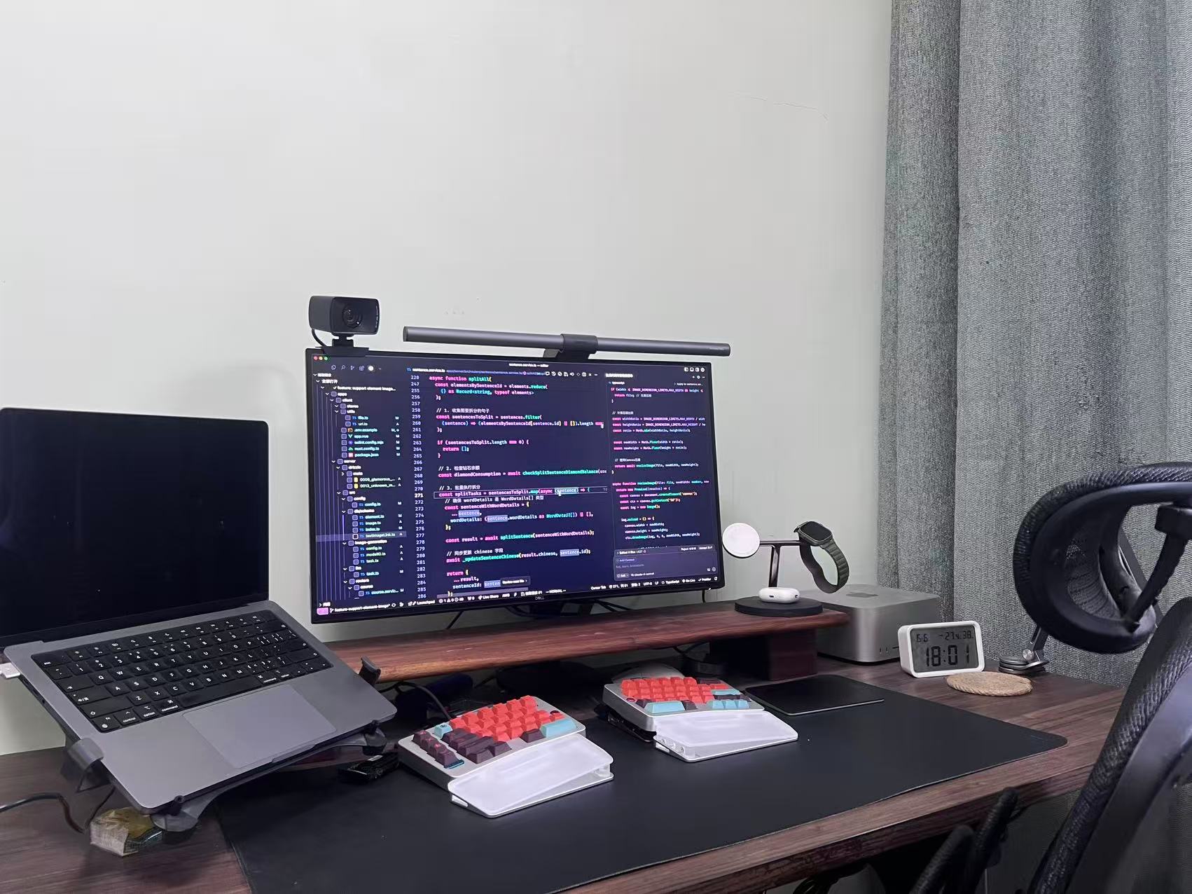 创始人办公桌工作环境